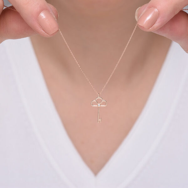 Anahtar pırlanta ve altın kolye