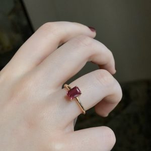 Kuvars Yakut Altın Yüzük