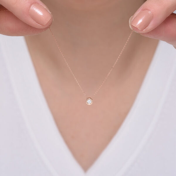 Minik tek taş pırlanta ve altın kolye