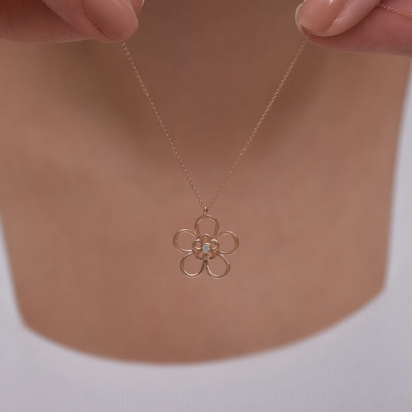 Papatya pırlanta ve altın kolye