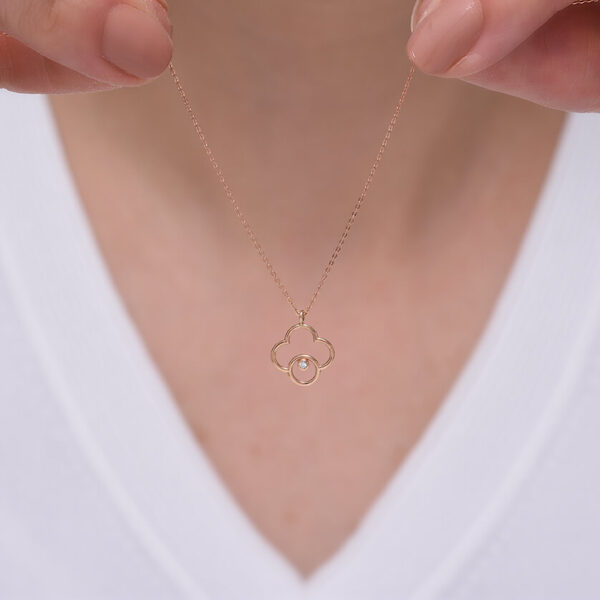 Yonca pırlanta ve altın kolye