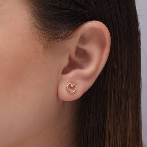 Yuvarlak Pırlanta ve altın küpe