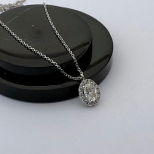 Oval Pırlanta Kolye