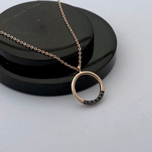 Yuvarlak Siyah Pırlanta Kolye