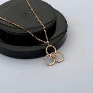 Üç Yuvarlak Pırlanta Kolye