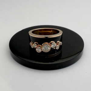 Mine ve pırlanta yüzük