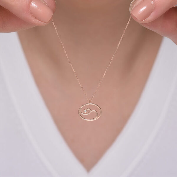 Sarmaşık pırlanta ve altın kolye