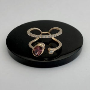 Turmalin ve pırlanta yüzük