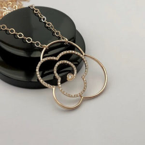 Çiçek Pırlanta Kolye