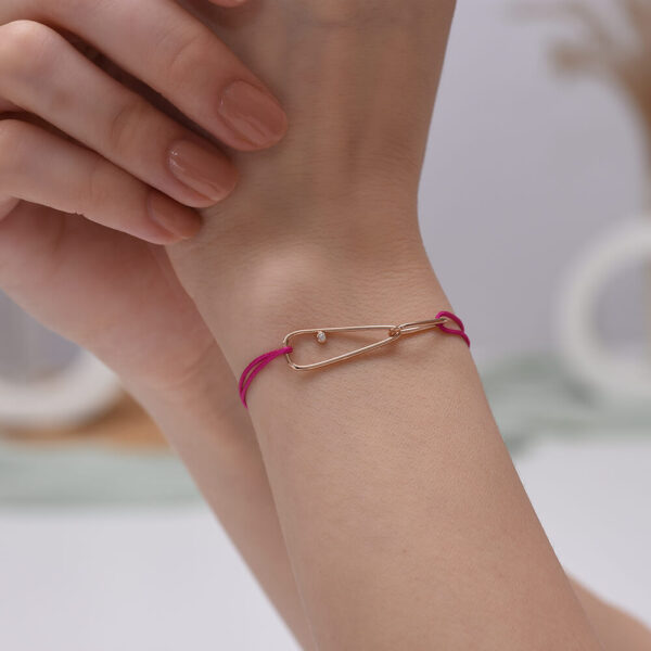 Üçgen Pırlanta ve Altın İp Bileklik