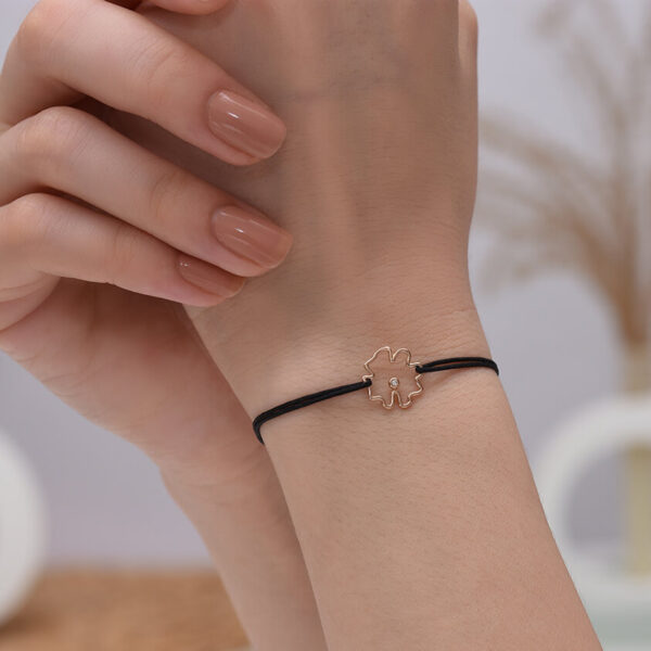 Çiçek Pırlanta ve Altın İp Bileklik