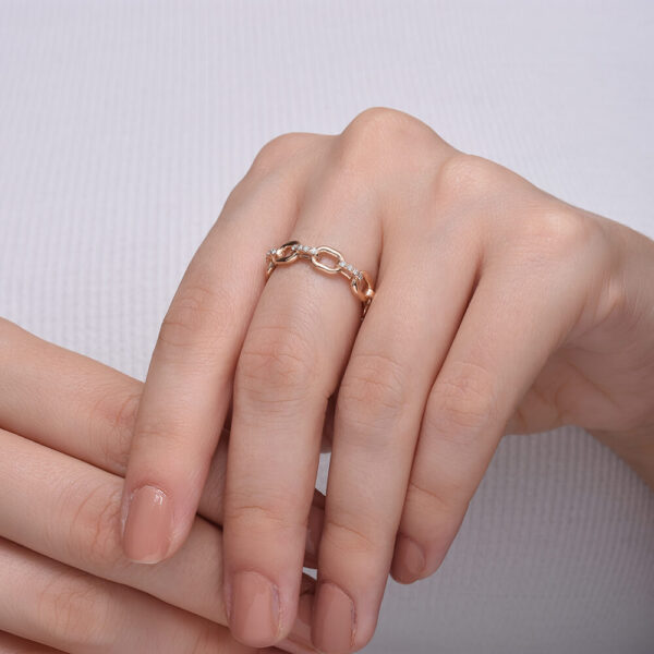 Zincir pırlanta ve altın yüzük