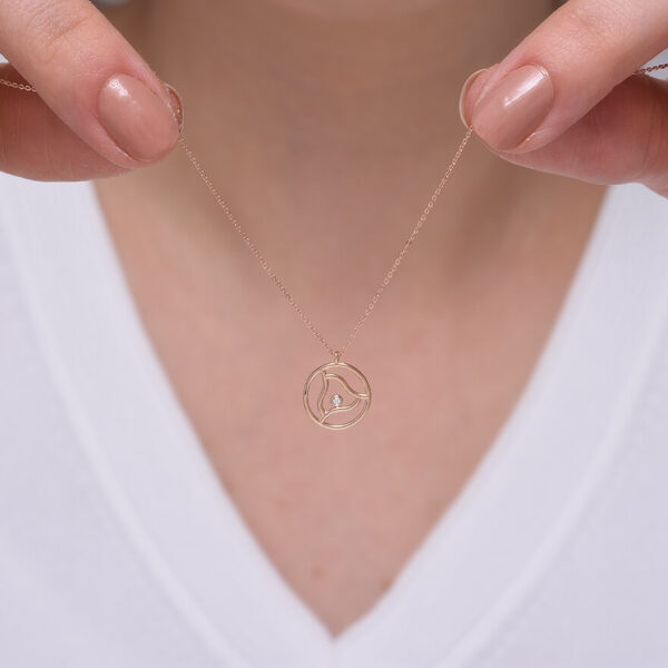 Çakra pırlanta ve altın kolye