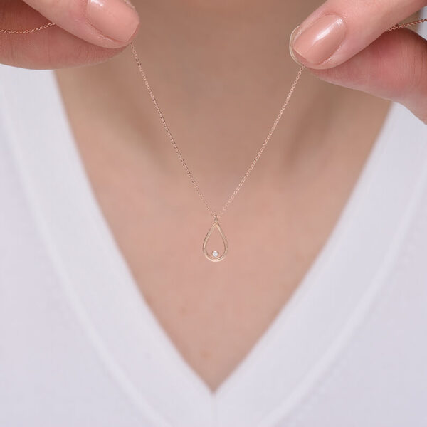 Damla pırlanta ve altın kolye