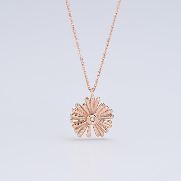 Papatya pırlanta ve altın kolye