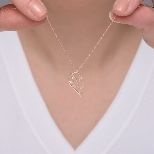 Yaprak pırlanta ve altın kolye