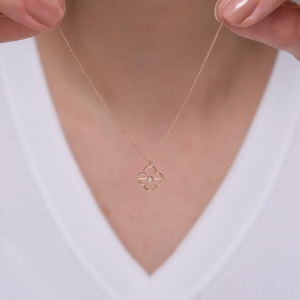 Yonca pırlanta ve altın kolye