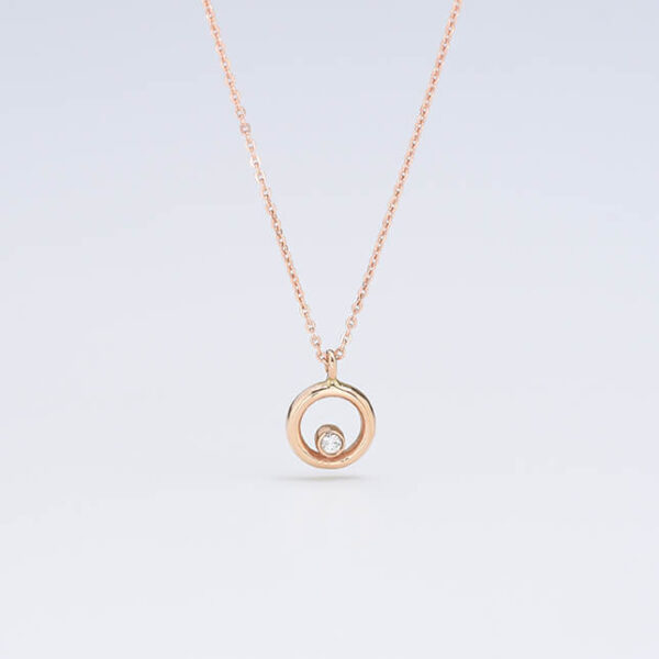 Yuvarlak pırlanta ve altın kolye