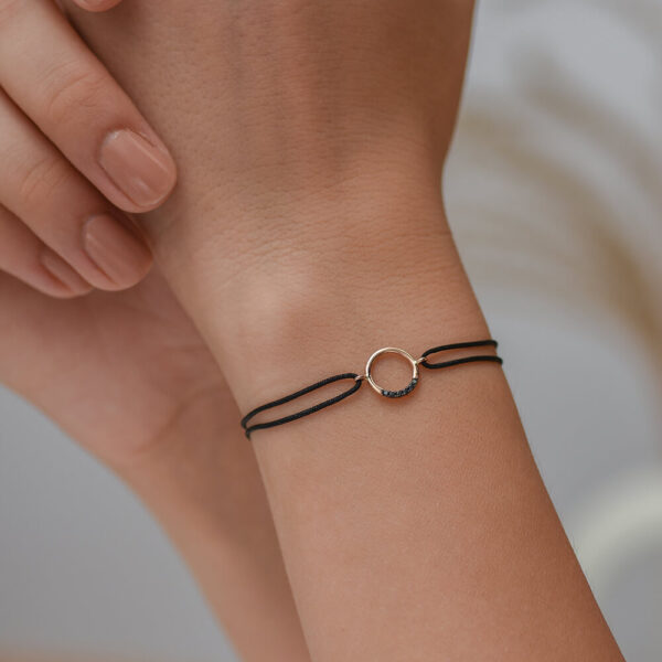 Yuvarlak Siyah Pırlanta ve Altın İp Bileklik