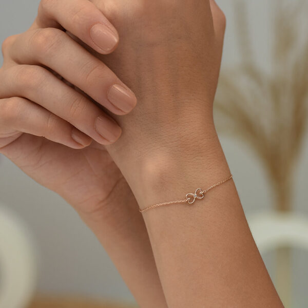 Kalp pırlanta ve altın bileklik