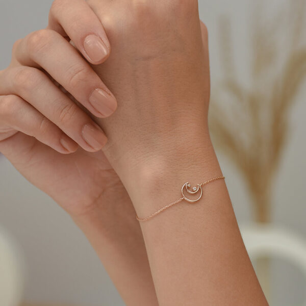 Ay pırlanta ve altın bileklik