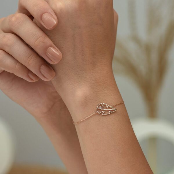 Yaprak pırlanta ve altın bileklik