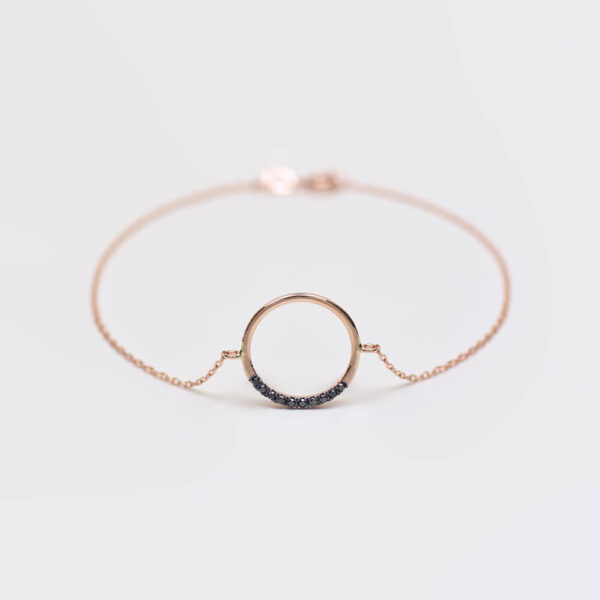 Yuvarlak Siyah Pırlanta ve Altın Bileklik