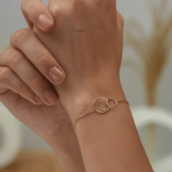 Yuvarlak pırlanta ve altın bileklik