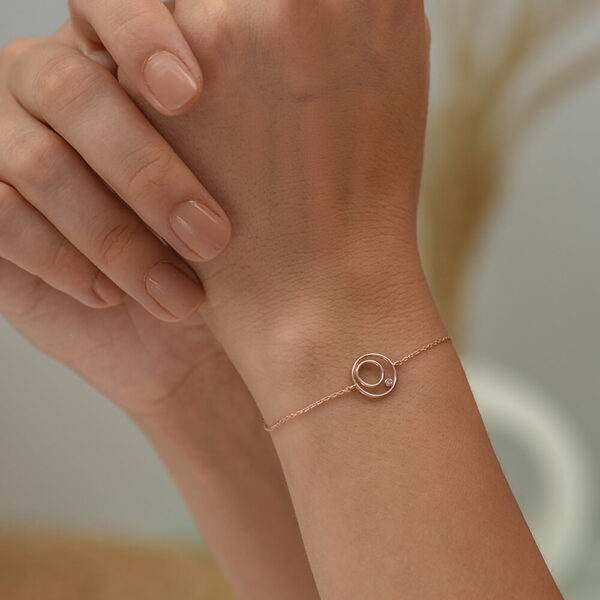 Yuvarlak pırlanta ve altın bileklik