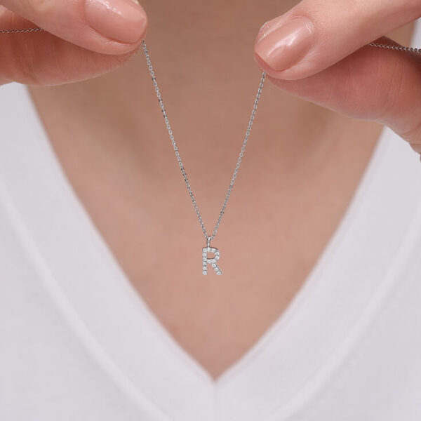 R harf pırlanta ve altın kolye